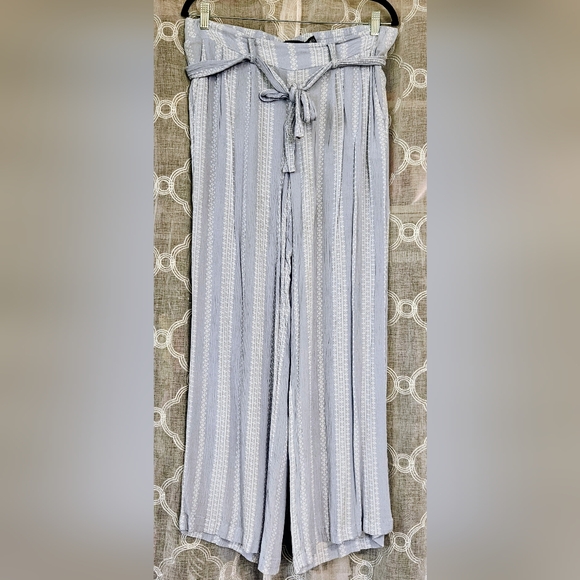 torrid Pants - Torrid Light Blue Floral Print Striped Wide-Leg Pants with Tie Waist - Size 00